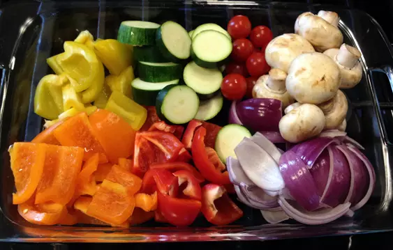 Grilling_CutVeggiesForKebobs.jpg