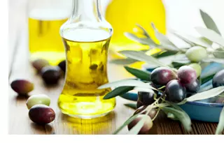 article_healthyeating_oliveoil-olives.jpg