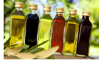 article_healthyeating_oil-vinegar.jpg